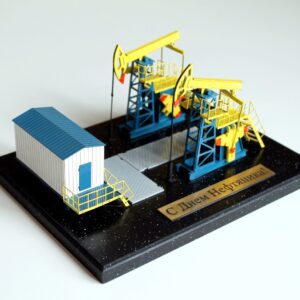 Сувенир нефтянику "Нефтяник 2 цветной"